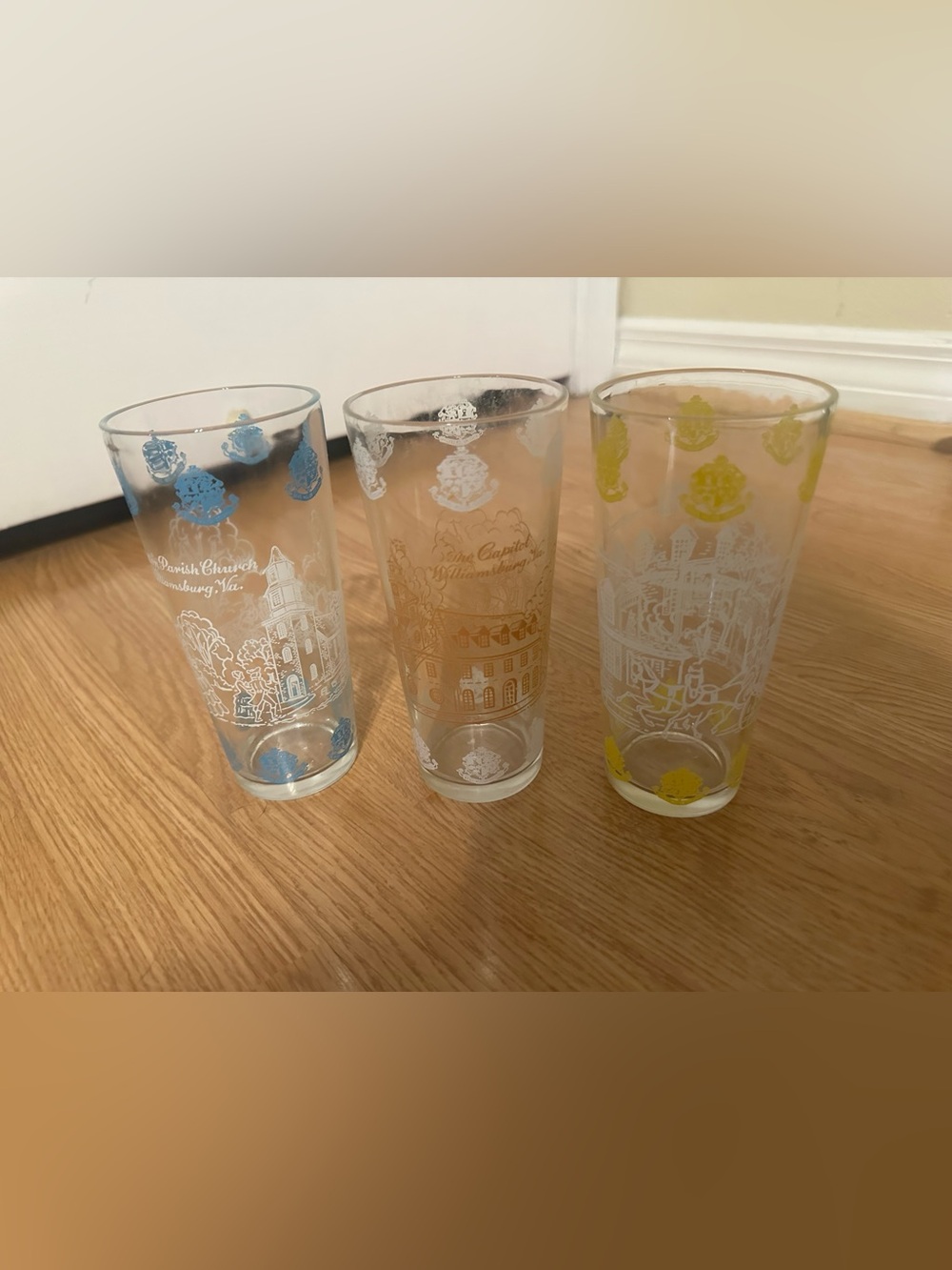 Vintage COLONIAL WILLIAMSBURG GLASS TUMBLER